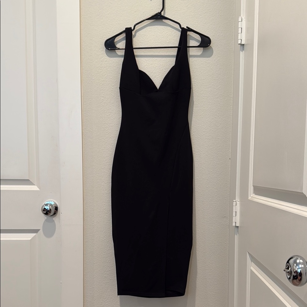 Elegant Black Sleeveless Dress